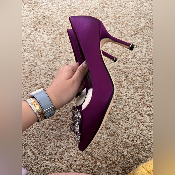 Manolo Blahnik Hangsis Pump Like New - Picture 2 of 5
